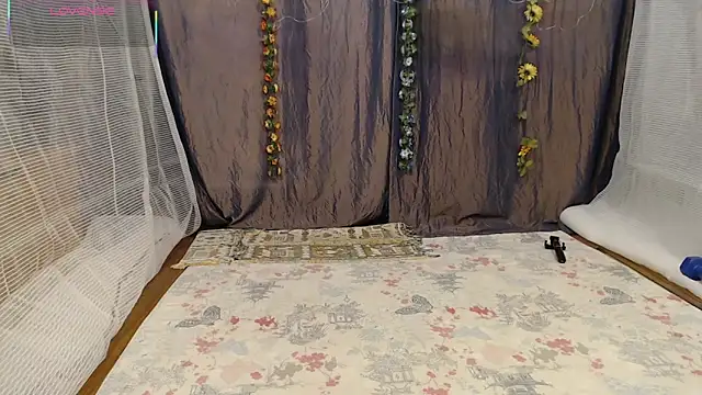 KatelinPepperworth online show from April 5, 4:26 pm