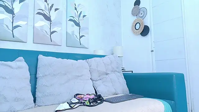 sofia laverde online show from April 17, 6:44 pm