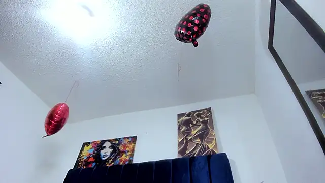 Snapshot of Bombom_brown1 chatting on February 13, 8:05 pm Bombom brown1 online show from February 13, 8:05 pm