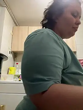 Snapshot of RavenEllieUniverse chatting on February 11, 2:49 am RavenEllieUniverse online show from February 11, 2:49 am