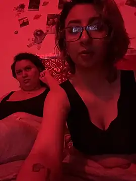 Snapshot of RavenEllieUniverse chatting on February 26, 5:17 am RavenEllieUniverse online show from February 26, 5:17 am