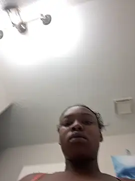 Snapshot of chocolatte777 chatting on January 18, 2:04 am chocolatte777 online show from January 18, 2:04 am