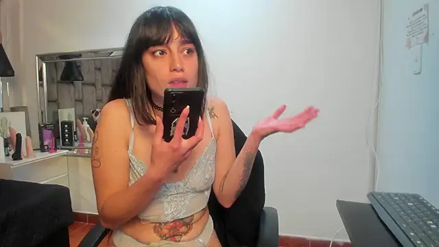 Snapshot of JenniQ69 chatting on February 20, 1:55 pm JenniQ69 online show from February 20, 1:55 pm