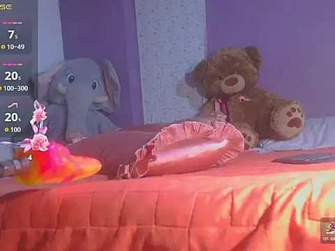 PaulinaWilliams online show from April 22, 8:43 pm