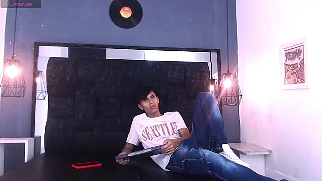 James And Kenet online show from February 28, 11:33 am