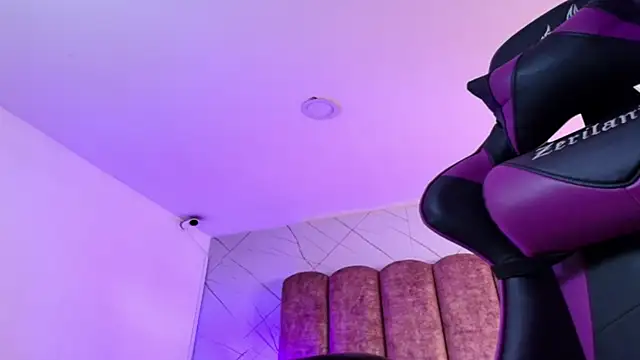 ShadowLune online show from February 19, 7:54 pm