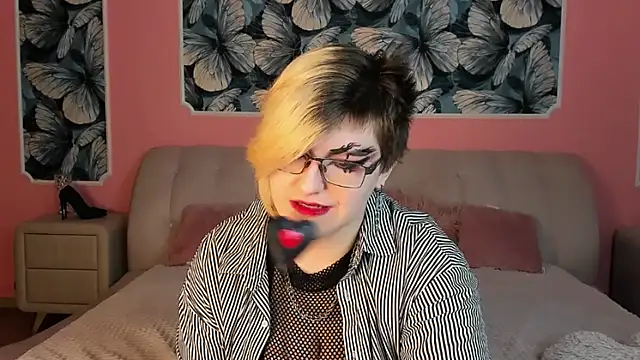 Snapshot of ABSI_GLITCH chatting on February 5, 10:20 am ABSI GLITCH online show from February 5, 10:20 am