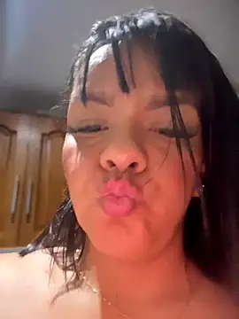 Snapshot of Your_HoneyXXX chatting on February 28, 6:14 am Your HoneyXXX online show from February 28, 6:14 am