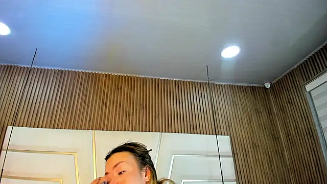 Xara Shadow online show from April 2, 11:13 pm