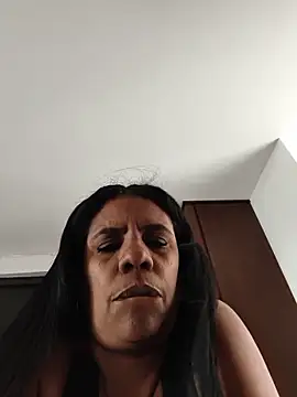 Snapshot of Zeyllyjhonson chatting on May 27, 4:15 pm Zeyllyjhonson online show from May 27, 4:15 pm