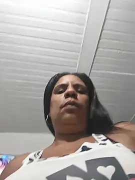 Snapshot of Zeyllyjhonson chatting on May 29, 9:57 pm Zeyllyjhonson online show from May 29, 9:57 pm