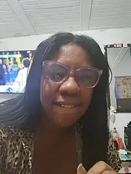 Snapshot of Zeyllyjhonson chatting on June 2, 12:45 am Zeyllyjhonson online show from June 2, 12:45 am