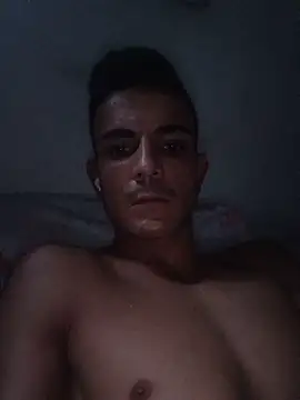 Snapshot of Lcmendes27 chatting on May 16, 7:34 pm Lcmendes27 online show from May 16, 7:34 pm