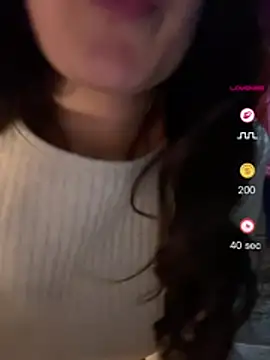 Snapshot of Raven__5 chatting on June 9, 7:58 pm Raven 5 online show from June 9, 7:58 pm