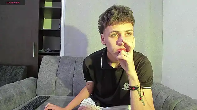 Snapshot of Two_sexboys chatting on February 12, 7:36 am Two sexboys online show from February 12, 7:36 am