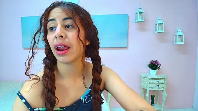Snapshot of scarlett_clyde chatting on June 30, 12:28 pm scarlett clyde online show from June 30, 12:28 pm