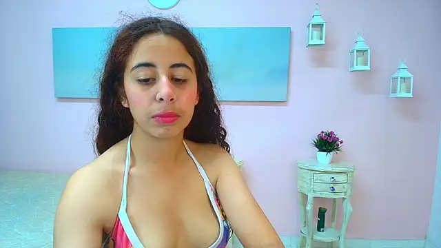 Snapshot of scarlett_clyde chatting on July 4, 12:44 pm scarlett clyde online show from July 4, 12:44 pm