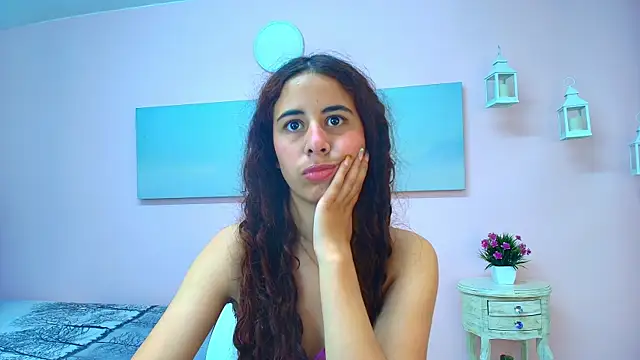 Snapshot of scarlett_clyde chatting on July 15, 12:43 pm scarlett clyde online show from July 15, 12:43 pm