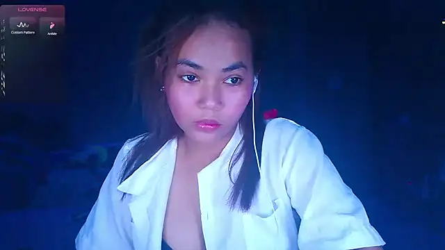 Snapshot of Pearlveil chatting on February 23, 6:00 am Pearlveil online show from February 23, 6:00 am