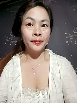 Snapshot of Bling_sexy chatting on January 17, 12:26 am Bling sexy online show from January 17, 12:26 am