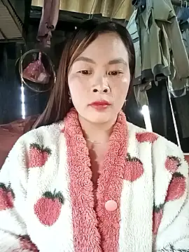 Snapshot of Bling_sexy chatting on January 18, 12:14 am Bling sexy online show from January 18, 12:14 am