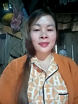 Snapshot of Bling_sexy chatting on February 3, 12:42 am Bling sexy online show from February 3, 12:42 am