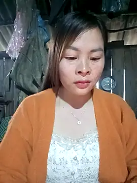 Snapshot of Bling_sexy chatting on February 4, 12:38 am Bling sexy online show from February 4, 12:38 am