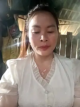 Snapshot of Bling_sexy chatting on February 16, 1:13 am Bling sexy online show from February 16, 1:13 am