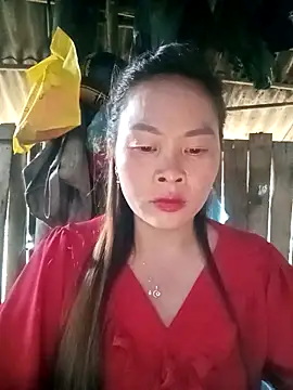 Snapshot of Bling_sexy chatting on February 17, 1:13 am Bling sexy online show from February 17, 1:13 am