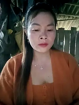 Snapshot of Bling_sexy chatting on February 19, 1:34 am Bling sexy online show from February 19, 1:34 am