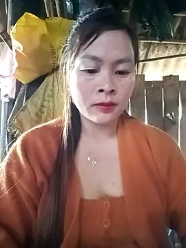 Snapshot of Bling_sexy chatting on February 20, 1:46 am Bling sexy online show from February 20, 1:46 am