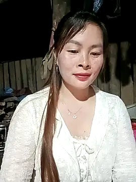 Snapshot of Bling_sexy chatting on February 22, 1:09 pm Bling sexy online show from February 22, 1:09 pm