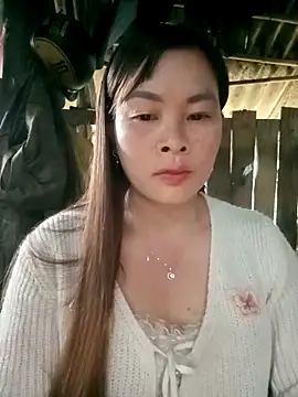 Snapshot of Bling_sexy chatting on February 25, 1:59 am Bling sexy online show from February 25, 1:59 am