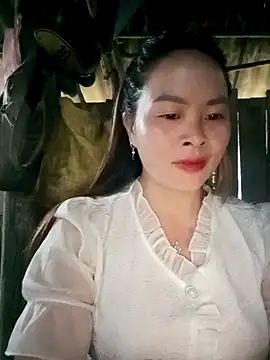 Snapshot of Bling_sexy chatting on February 28, 12:44 am Bling sexy online show from February 28, 12:44 am