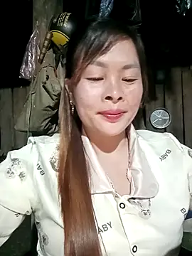 Snapshot of Bling_sexy chatting on February 28, 12:50 pm Bling sexy online show from February 28, 12:50 pm