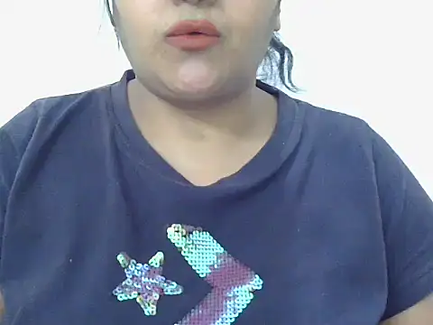 Snapshot of GaggingGirl_ chatting on February 4, 10:43 am GaggingGirl online show from February 4, 10:43 am