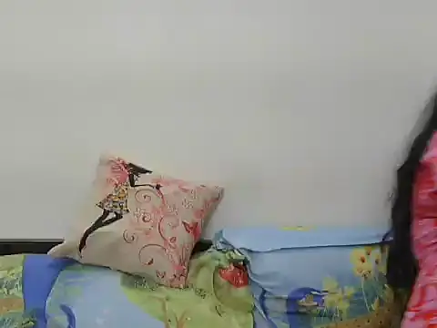 Snapshot of GaggingGirl_ chatting on February 6, 6:00 pm GaggingGirl online show from February 6, 6:00 pm