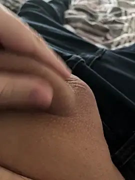 Snapshot of longdong00789 chatting on February 11, 11:37 am longdong00789 online show from February 11, 11:37 am