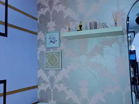 Snapshot of Emma_Thompssonn chatting on February 8, 11:57 am Emma Thompssonn online show from February 8, 11:57 am