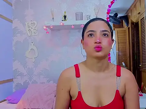 Snapshot of Emma_Thompssonn chatting on February 14, 11:51 am Emma Thompssonn online show from February 14, 11:51 am