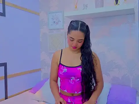 Snapshot of Emma_Thompssonn chatting on March 3, 11:49 am Emma Thompssonn online show from March 3, 11:49 am