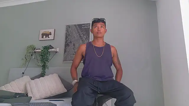 AndrewKenoxx  online show from March 28, 7:24 pm