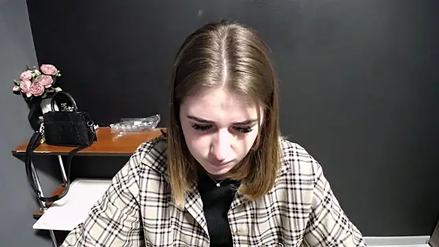 Snapshot of Sunny_siren chatting on January 15, 1:48 pm Sunny siren online show from January 15, 1:48 pm