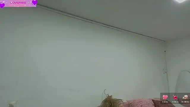 Snapshot of fransheskarossi chatting on July 3, 11:27 am fransheskarossi online show from July 3, 11:27 am