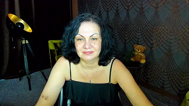 Snapshot of IrissMoon chatting on July 3, 6:03 pm IrissMoon online show from July 3, 6:03 pm