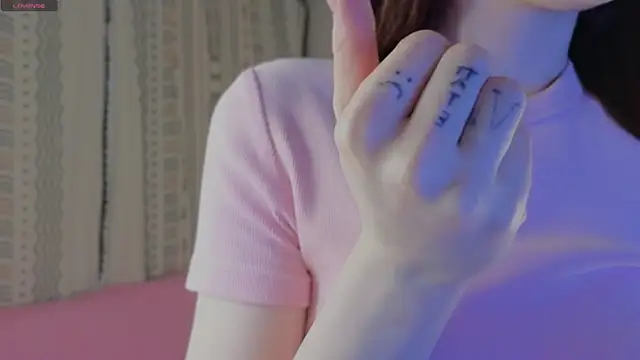 CarmaOlen online show from April 11, 7:18 pm