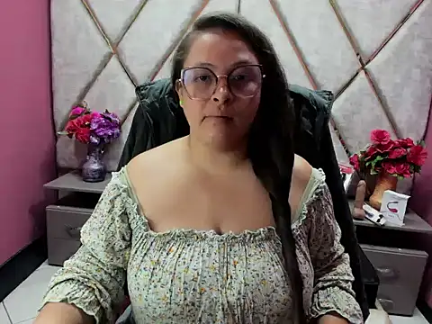 Sarah Boobs  online show from January 15, 4:00 pm