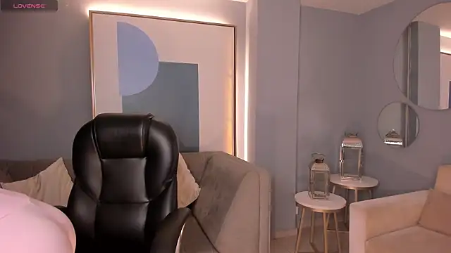 BellaThompsonX online show from February 22, 11:36 pm