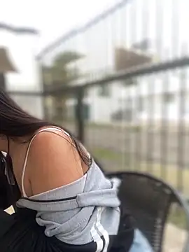 Snapshot of StrawberryPink_ chatting on February 17, 11:40 am StrawberryPink online show from February 17, 11:40 am