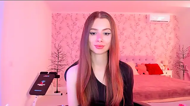 Snapshot of Hot_Molly5 chatting on June 22, 3:36 am Hot Molly5 online show from June 22, 3:36 am